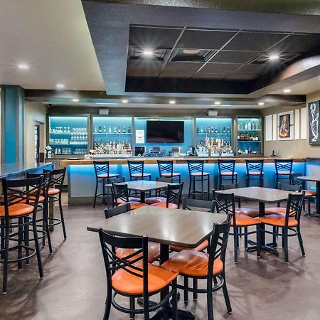 Clarion Inn & Suites Russellville I-40 Екстериор снимка