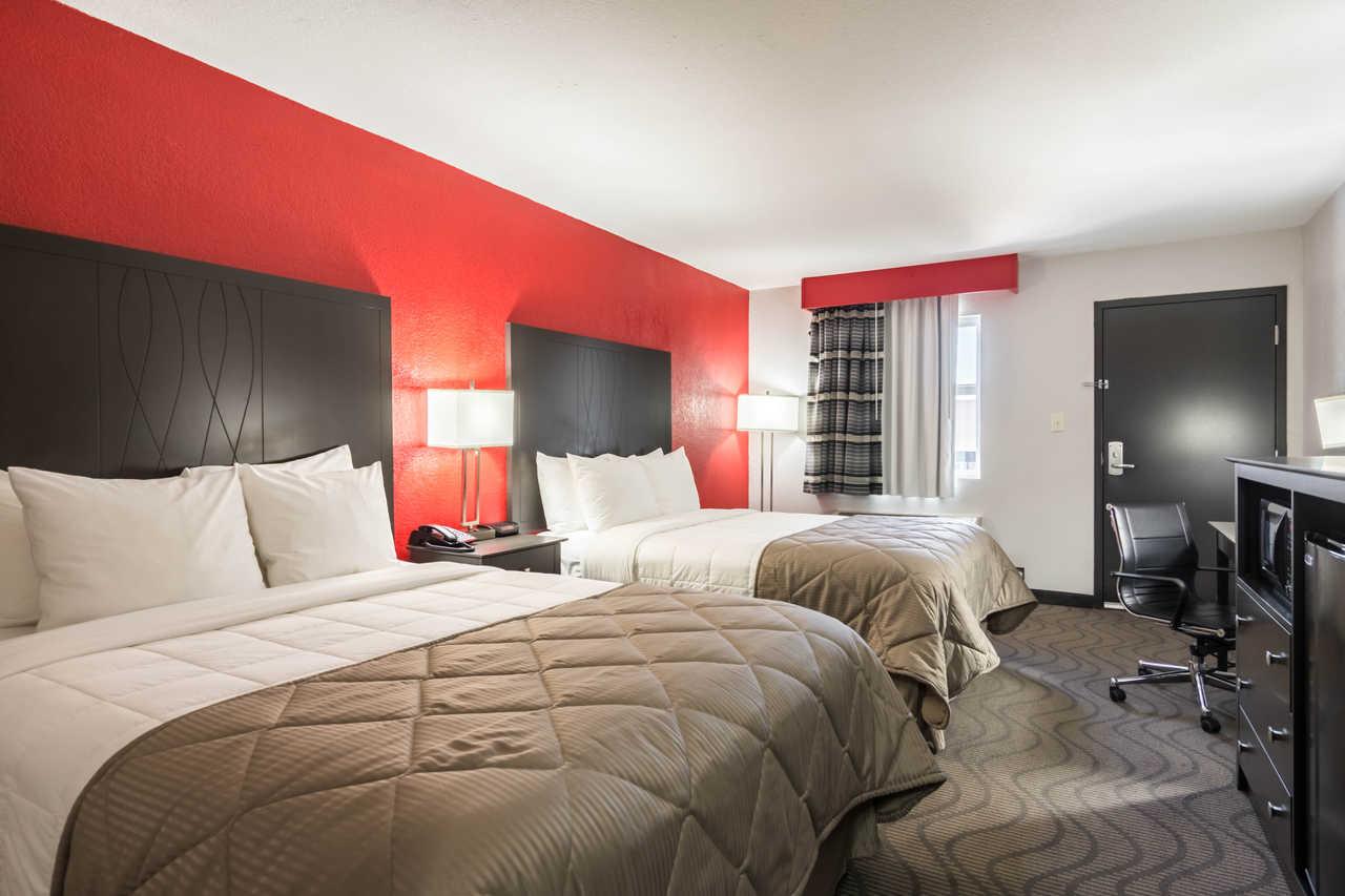 Clarion Inn & Suites Russellville I-40 Екстериор снимка